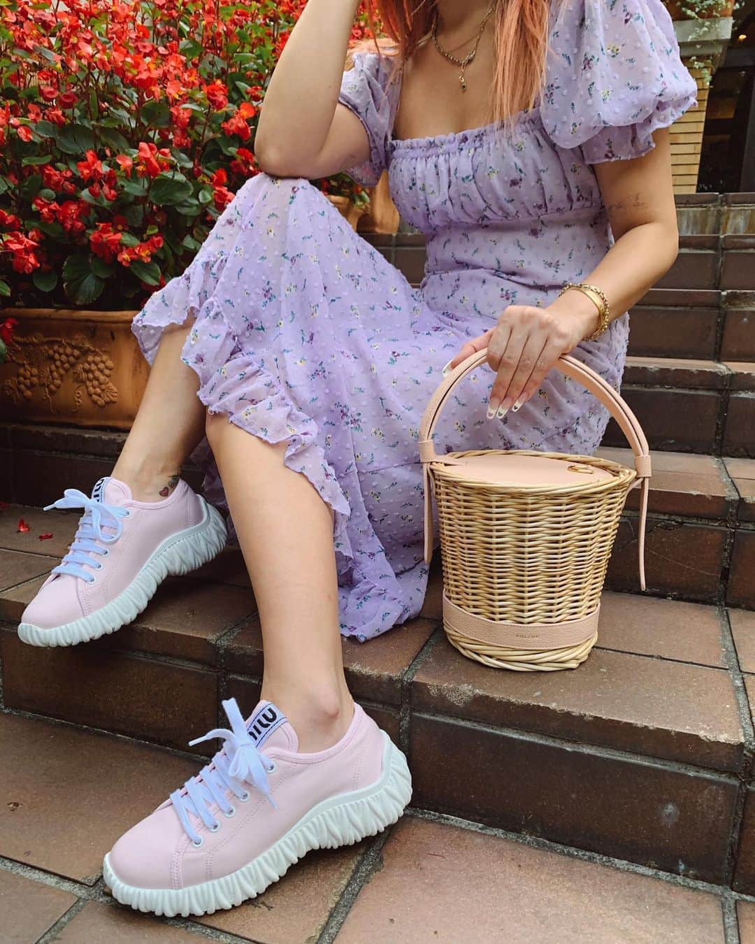 植野有砂さんのインスタグラム写真 - (植野有砂Instagram)「Feeling girly with this outfit 🎀💜💞Tap to see the brands 💗たまにはガーリーな服も🤍 @miumiu の靴を履きたくてコーデ組みました🎀ブランドはタグ見てね✨メイクは車でしたからアイシャドウもなし😂台風9号、10号皆様お気を付けてください😭」9月5日 18時54分 - alisaueno