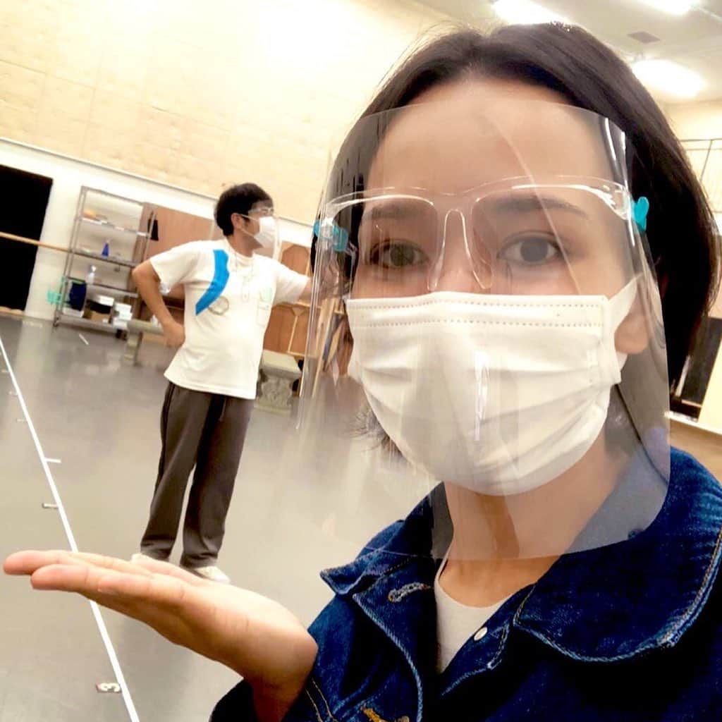 豊原江理佳のインスタグラム：「舞台『時子さんのトキ』 稽古も大詰めに入ってきました☺︎ 今日も元気な皆さん」