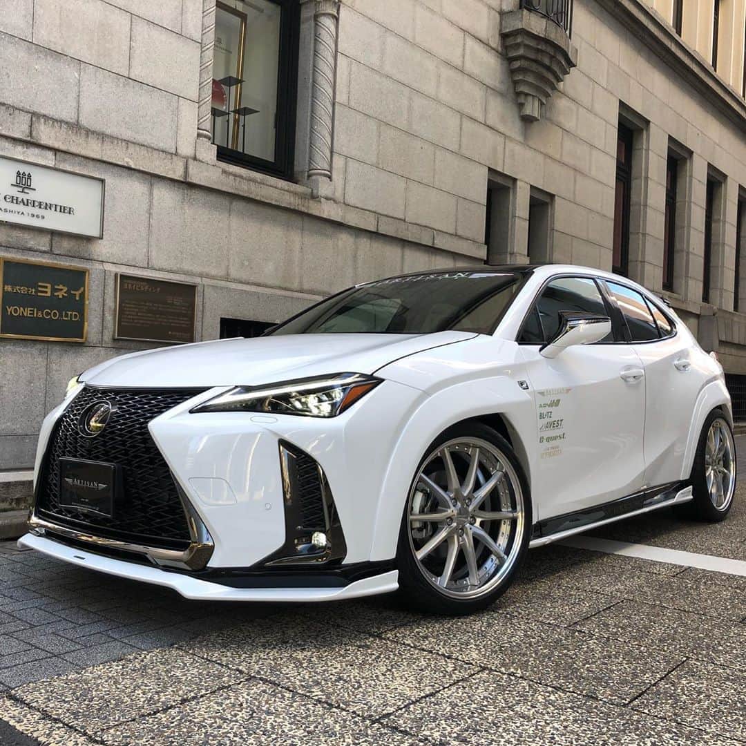のインスタグラム：「Lexus UX Artisan spirits/// Sportsline blacklabel www.artisanspirits.co.jp #lxstnd #lexustuned #lexususa #evasivemotorsports  #artisanspirits #ravspecjdm #butlertire #jworksunlimited #premierautowerkz #suvproject #kanooperformance #car_life_staff #technicalmate #トラウム #車庫小舗 #nigeljdmparts #bondosaka #advanced_auto_performance  #mr__lexus #jackspna #ottoautoservice」