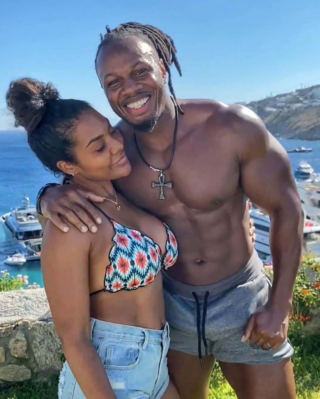 Ulissesworldさんのインスタグラム写真 - (UlissesworldInstagram)「Holiday Grind with @sharah_ulisses Gym or no gym I’m always putting in work. It’s important to motivate everyone around you to stay fit and healthy. Our health is all we have 🙏 Wishing everyone a wonderful weekend 💫💪」9月5日 19時28分 - ulissesworld