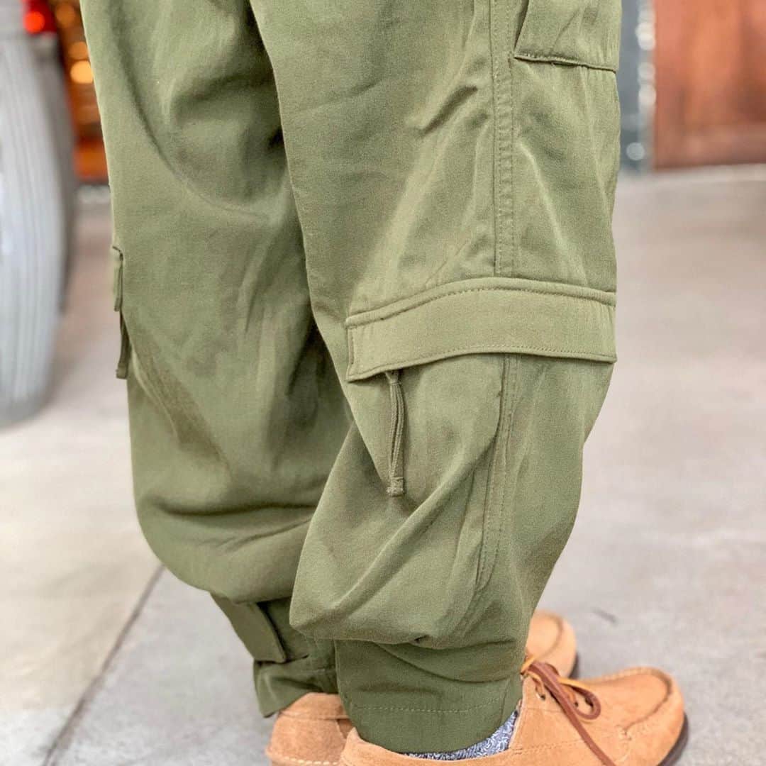のインスタグラム：「BEAMS PLUS STYLE  #beams #beamsplus #beamsplusharajuku #harajuku #tokyo #militarypants #mensfashion #mensstyle #menswear #keepfashionalive」