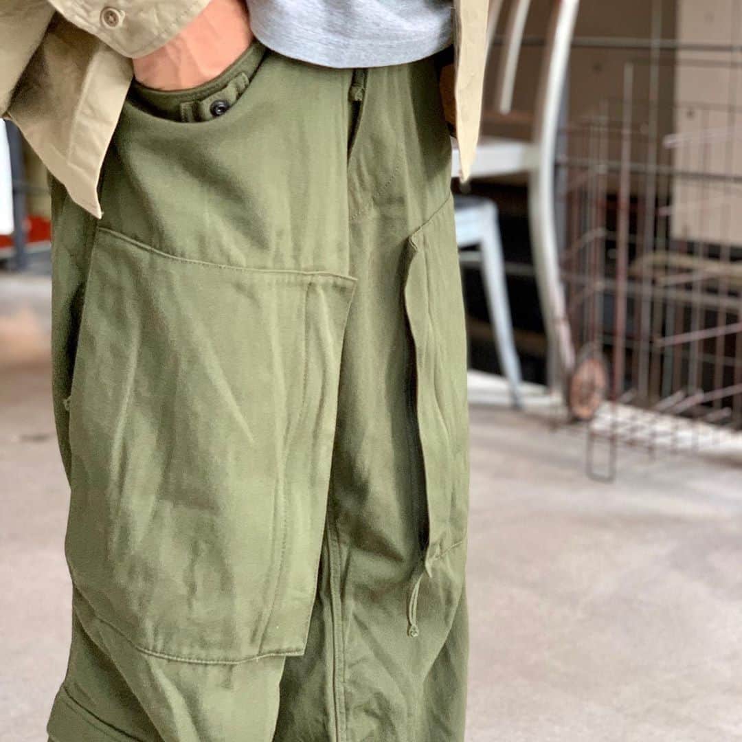 のインスタグラム：「BEAMS PLUS STYLE  #beams #beamsplus #beamsplusharajuku #harajuku #tokyo #militarypants #mensfashion #mensstyle #menswear #keepfashionalive」