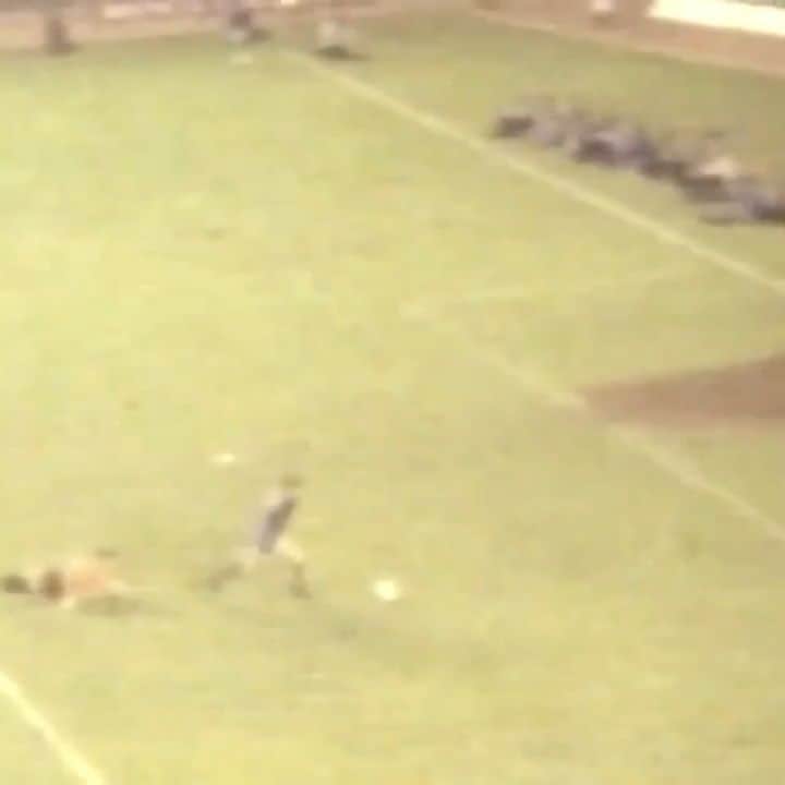 ヨハン・クライフのインスタグラム：「#OTD in 1️⃣9️⃣7️⃣3️⃣, Johan played his first game for Barça in a friendly against Cercle Brugge.」