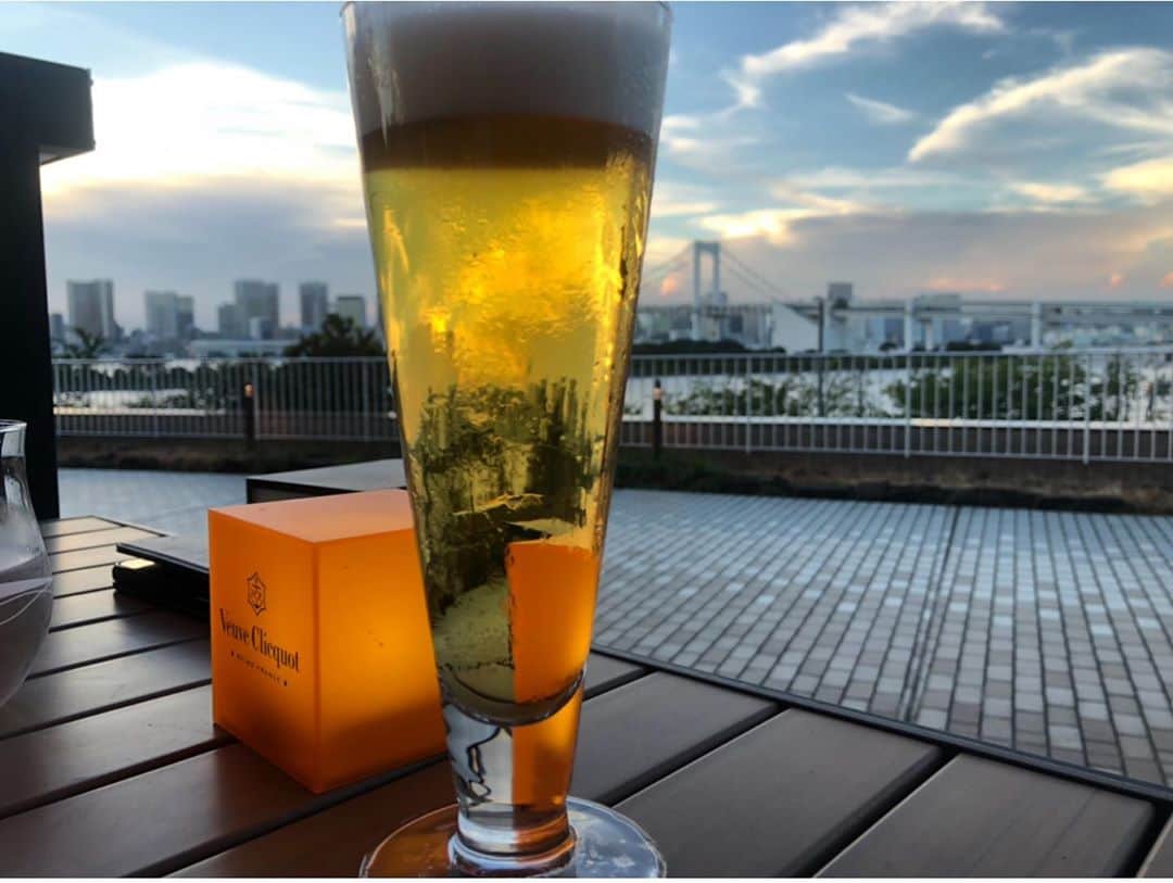 沖玲奈さんのインスタグラム写真 - (沖玲奈Instagram)「9月スタート！🌿新しいプロジェクトも始まりバタバタしてるけど頑張ろ🤝💕在宅👩‍💻の反動もあり、エンゲルが大変よく上がっております。。笑 ちーちゃんがチョイスしてくれた代官山のkintanは広めのカウンターで、パーテーションもあって良い感じになってた！ . 外食ない日は極力食事は気をつけてるけど、流石に有酸素とトレーニングもまた増やさないとまずいな。。かんさん引き続き宜しくお願いします😆😆笑 色んな時期が重なってプレート持ちがち。。🙊笑 そうだ、台風気をつけましょう😭😭💪💨 #恵比寿 #広尾 #品川 #赤坂 #女子会 #dinner #グルメ #gourmet #kintan #obicamozzarellabar #melograno #白金バル #わらやき屋」9月5日 20時02分 - reinaoki2508
