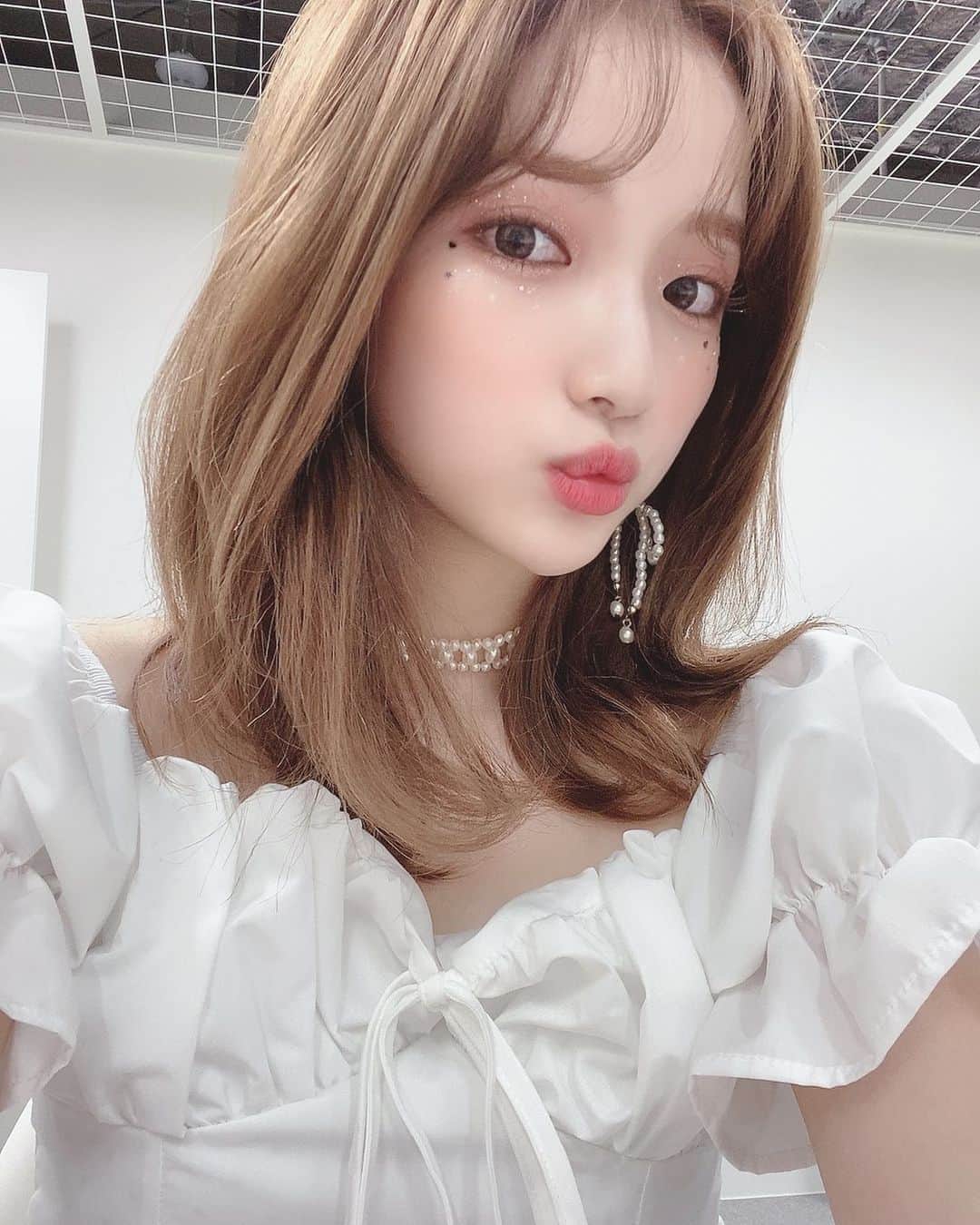 南りほのインスタグラム：「YouTube5万人ありがとうございます🧸♥️ 始めてまだ1ヶ月しか経ってないのに、、、いつも視聴してくださるみんなのおかげだよ🤍 大好きです🧠💋」