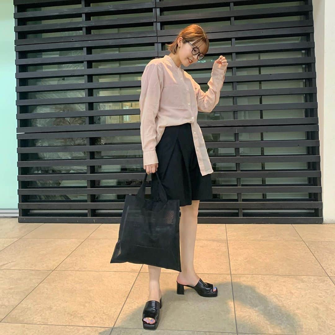 山本 絵里加のインスタグラム：「ハーフパンツならギリギリの脚だし🕊 #ootd#puu_fashion#uniqlou」