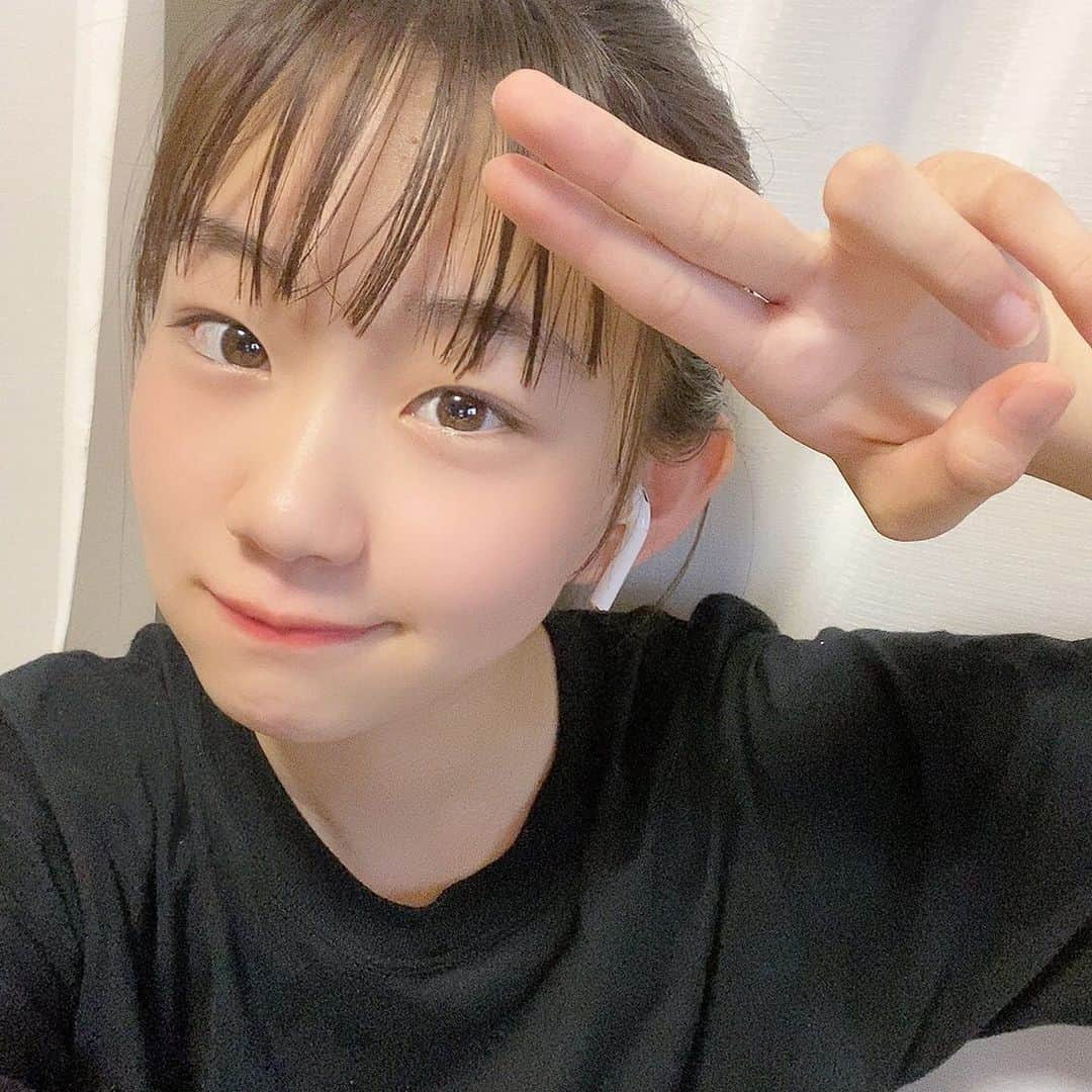 雪月心愛さんのインスタグラム写真 - (雪月心愛Instagram)「お家で沢山歌って踊ったday🔥  汗をかくっていーねえ！！  みんなは何してたday？？  #最近ピースくっつけちゃう癖ある #なんでだろ 🤔笑 #おやすみぃあ」9月5日 20時16分 - mia_crownpop