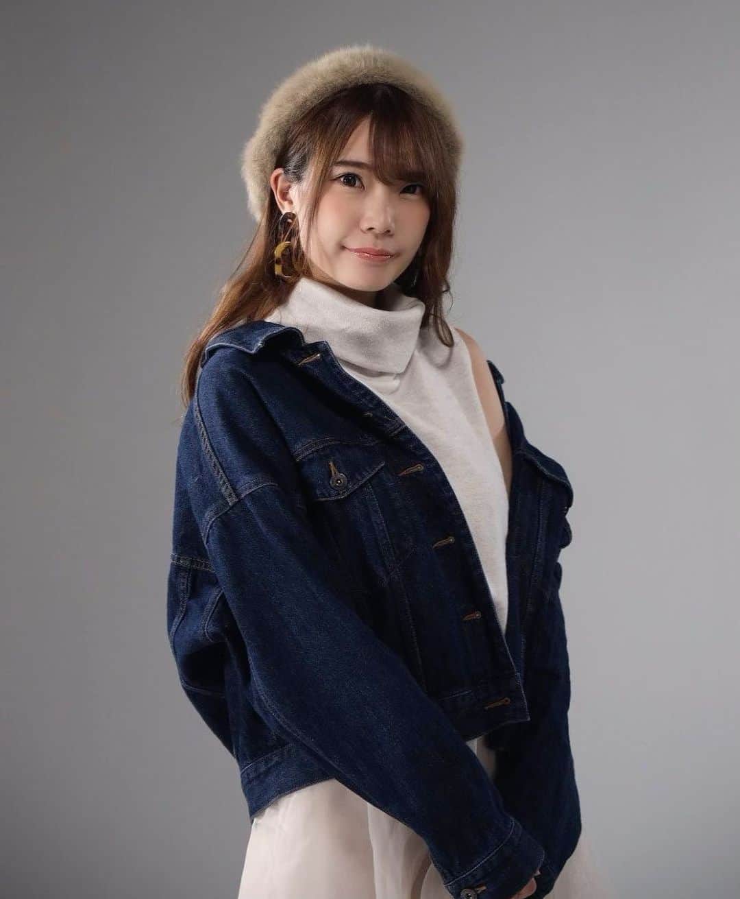 のインスタグラム：「. オウルテックレディ コスチューム撮影会 楽しかったー！ ありがとうございました🍤💙 久しぶりに会えた人とか いつもの人とか 初めましての人とか みんな優しくて何気にスティルさんも初めてで 1日あっとゆーまでしたん！ お写真送ってください·͜·♡ . #とりあえず速報　#秋服 #オウルテックレディ #sgt #supergt #owltech #tgrteamsard #sard #いいねしてね #portrait #portraitphotography #model #japanesegirl  #racequeen #レースクイーン #グラビア #水着 #ハウススタジオ #被写体モデル #被写体 #モデル #作品撮り #ポトレ #ポートレート #followme #フォロワー増やしたい #フォロワー募集中」