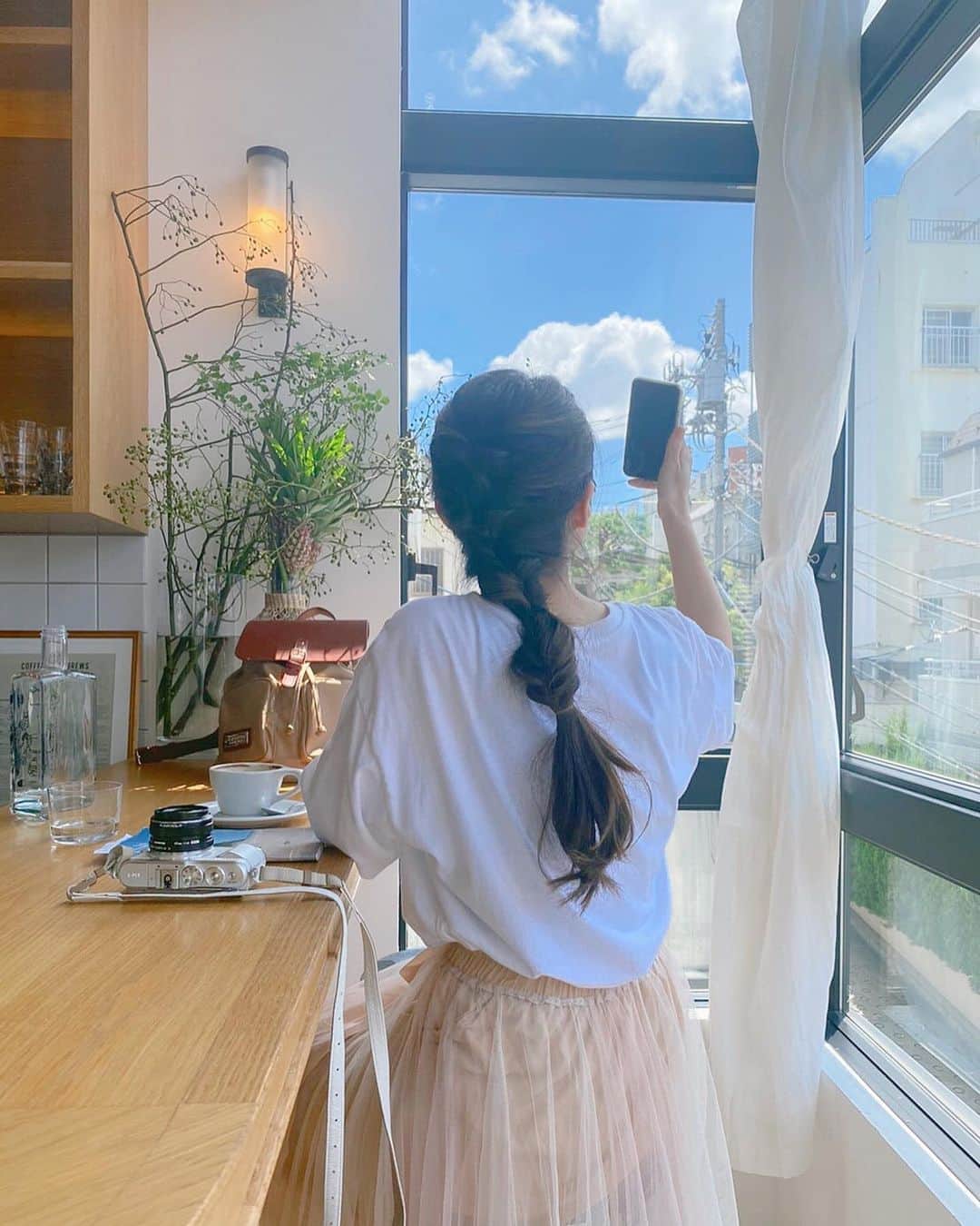 のインスタグラム：「#cafestagram  ﻿ ﻿ #代々木上原 にあるカフェ﻿ @no.tokyo﻿ ﻿ この席からの青空が最高だった✨﻿ ﻿ ﻿ ﻿ この日はくるりんぱを上から順に4〜5回して﻿ ラプンツェル風の髪にしたよ〜🌸✨﻿ ﻿ 楽ちんだけど凝ってみえる髪型✌️😚﻿ ﻿ ﻿ #くるりんぱ#ヘアスタイル#アレンジ#ロングヘア#ラプンツェルヘア#可爱的#tokyocovergirls」