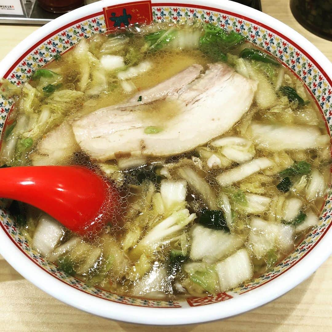 ほんこんさんのインスタグラム写真 - (ほんこんInstagram)「何十年ぶり神座 飲んだ後ひとりで #ラーメン #神座ラーメン  #神座 #飲んだ後のラーメン  #ひとりで」9月5日 20時32分 - hongkong2015_4_9