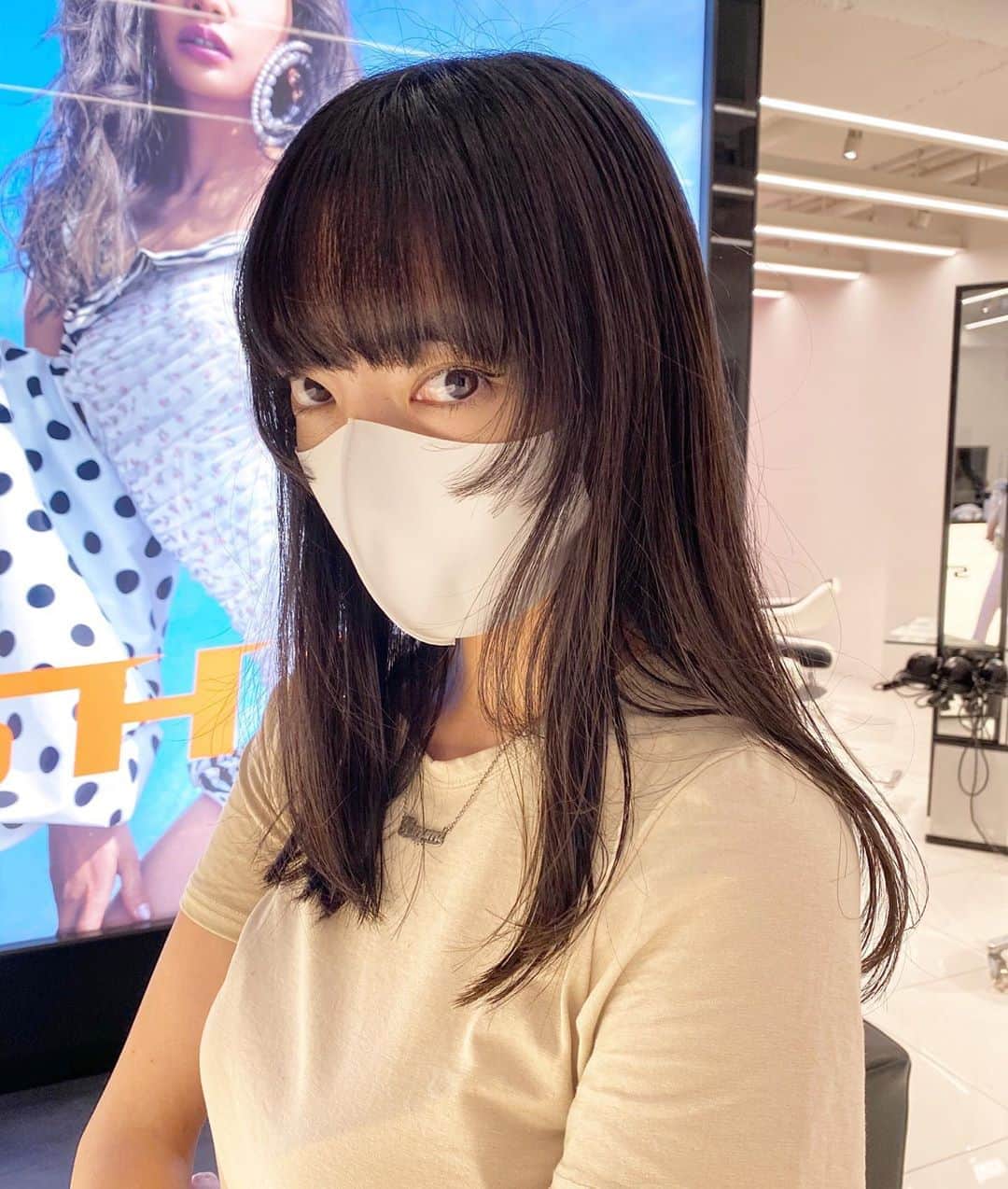Sachiのインスタグラム：「Love girl @kissyoumidnight  . 前髪&ハラハラ落ちる毛作りました。 大切なhair任せてくれて Thank you so much 😚💗 . @thevirgins  LAFORET HARAJUKU POP UP/NOW!!! 遊びに行くね🪐 . @kyonkyon0514 にも早く会いたいなぁぁぁ🥺🌍 . BiG LoVE . #thevirgins#tokyo#girl#love #shima#hair #shima_sachi」