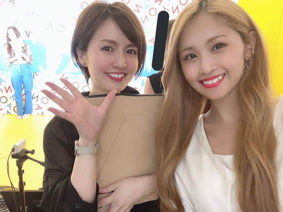 浜田真衣のインスタグラム：「いつかのオフショット♥️  色んなイベントを 見たり経験したりしてきたけど、 たった数分・数時間の本番のために 実は裏では何時間も練習して 沢山悩んで考えて、乗越えていく🌸  めちゃくちゃ楽しいよ😍  #monaカフェ #浜田真衣 #japanese #instalike #instapic #instagood #instaphoto」