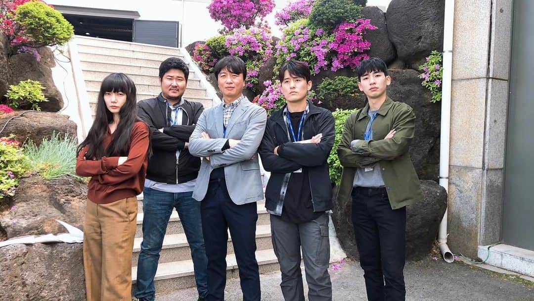ソン・ジホのインスタグラム：「강력3팀 멋잇뜨아 👮🏻👮🏻‍♂️👮🏽‍♂️👮🏼‍♂️👮‍♂️ #비밀의숲」