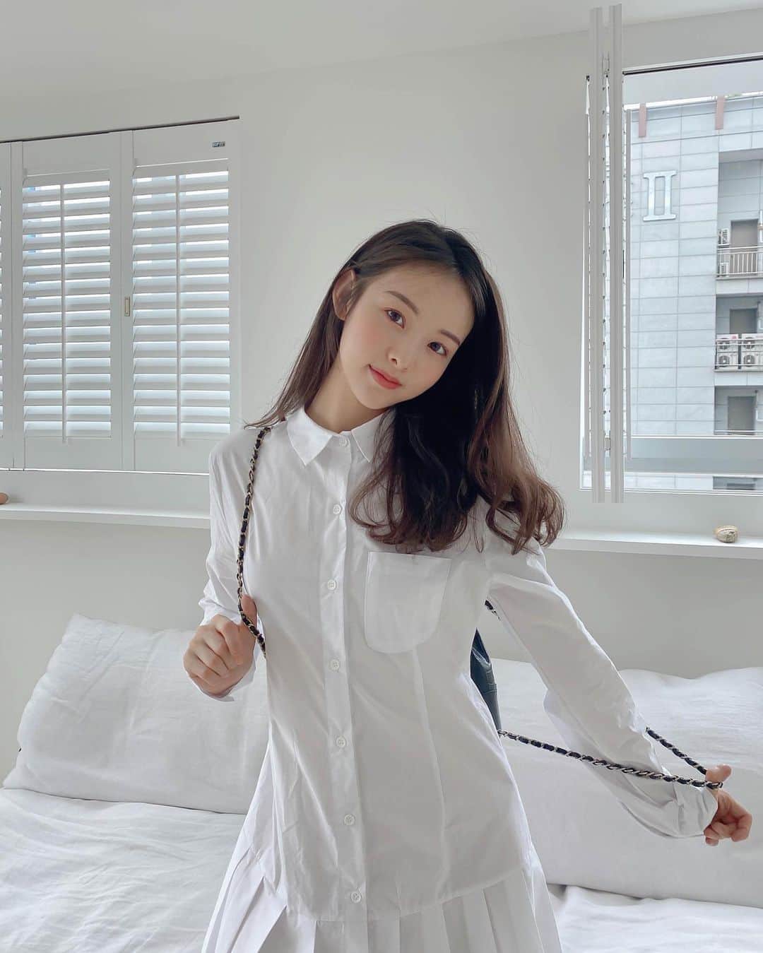 Chuuのインスタグラム：「츄멤님들 어떤 하루 보내고 계신가요?🥰」