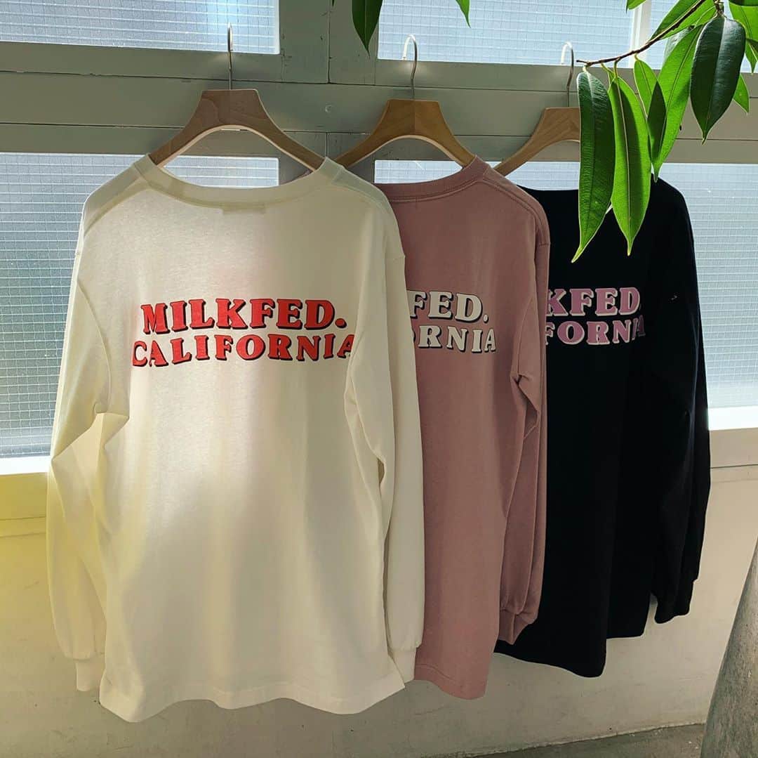 のインスタグラム：「＼LOGO L/S TEE／﻿ 新作続々入荷しています♥️﻿ ﻿ シンプルで着回しに大活躍！﻿ いま買って秋まで楽しめるアイテム♥️﻿ ﻿ ┈┈通販サイトはこちら┈┈﻿ ・Official online store calif﻿ ・ZOZOTOWN ﻿ 悩んだときはお気に入り登録！﻿ ┈┈┈┈┈┈┈┈┈┈┈┈┈﻿ ﻿ #milkfed #milkfedjp﻿ #ミルクフェド ﻿ #ガーリーストリート」