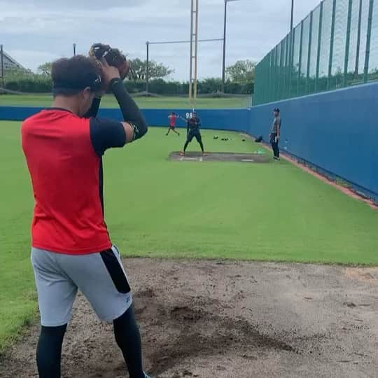 松尾大河のインスタグラム：「高校1年生ぶりのピッチング⚾︎ 完全に野手投げですね！笑笑」