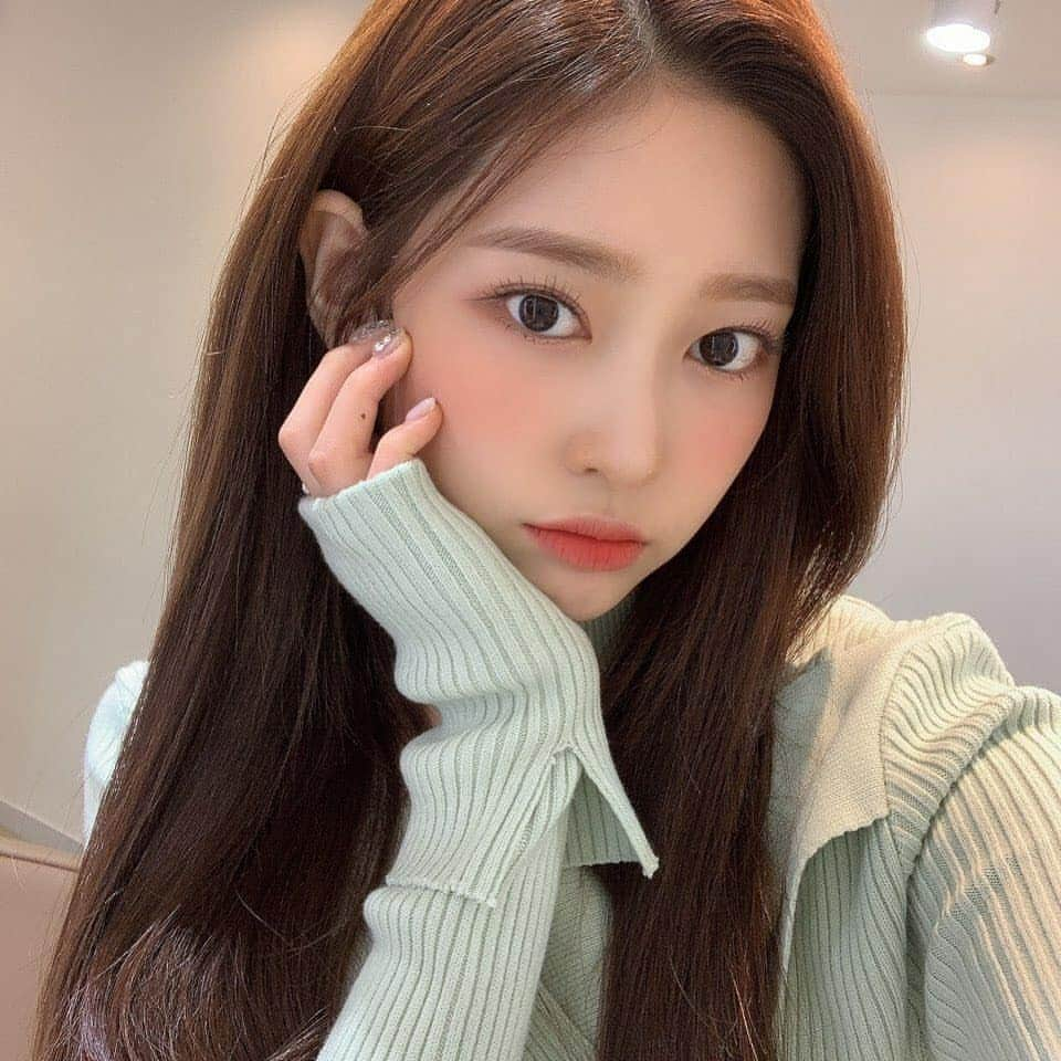 IZ*ONEさんのインスタグラム写真 - (IZ*ONEInstagram)「오늘도 고생했어요❣️ ⠀ 今日もお疲れ様でした❣️ ⠀ #민주 #ミンジュ #IZONE #아이즈원 #アイズワン」9月5日 21時00分 - official_izone