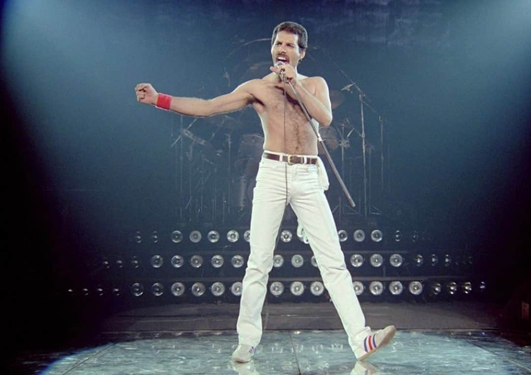 Alternative Pressさんのインスタグラム写真 - (Alternative PressInstagram)「To a man who never needed an introduction, who could walk into a room and instantly capture it, an artist talented far beyond his years and taken much too soon—happy birthday @freddiemercury. We hope you're smiling down as @officialqueenmusic continues to keep your legacy alive. Let us know in the comments below your favorite Freddie Mercury moments ⭐️⁠ 📸 : © Queen Productions Ltd.⁠ .⁠ .⁠ .⁠ #freddiemercury #queen #queenmusic #officialqueenmusic #freddiemercuryqueen #bohemianrhapsody #alternativepress #altpress ⁠」9月5日 21時01分 - altpress