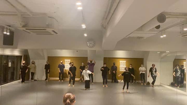 黒須洋壬のインスタグラム：「黒須洋嗣 JAZZ CLASS(sub) 2020.Sep.5th @danceworks_jpn  @xross #不可幸力 #vaundy #mask #dance #jazzdance #tokyo #japan」