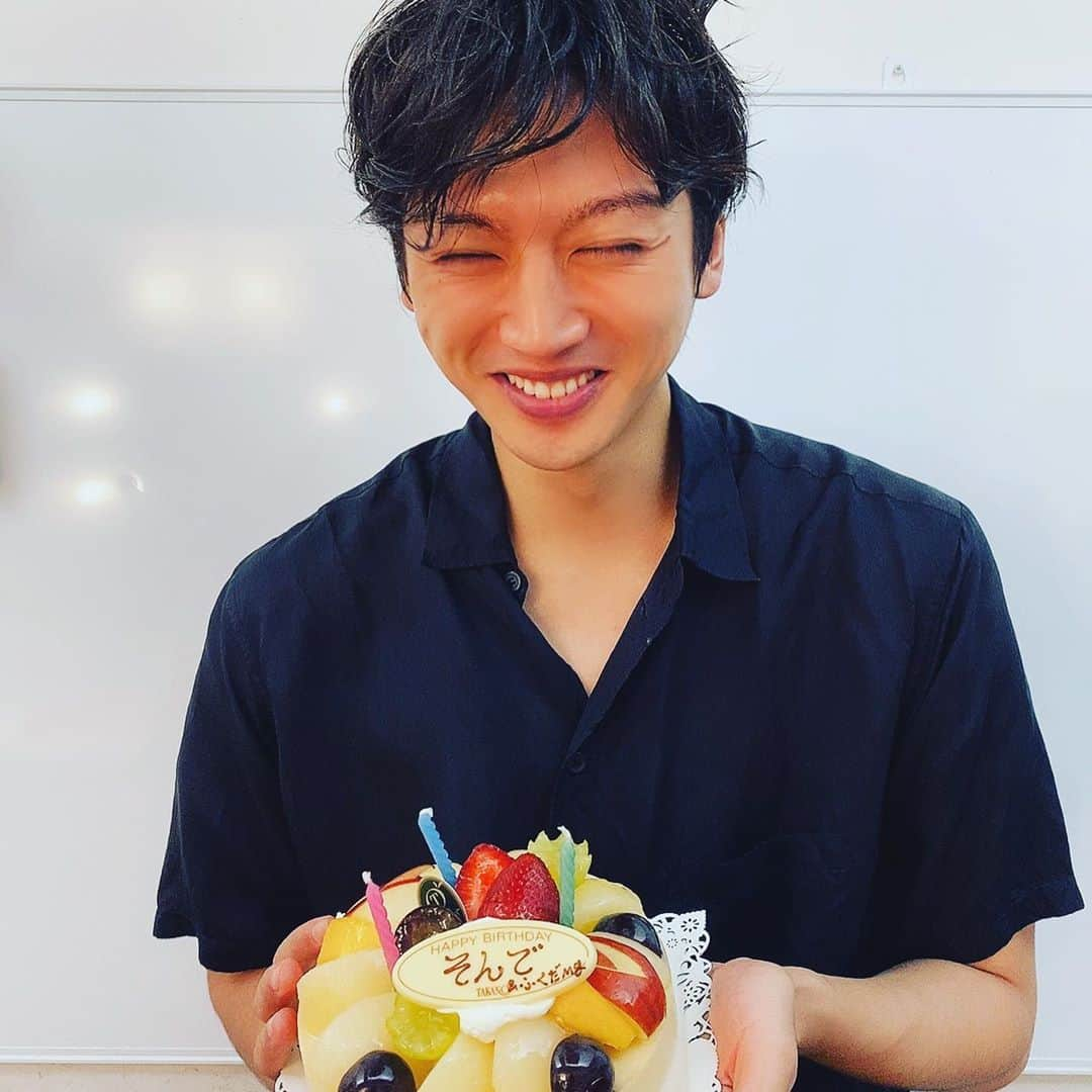 金井成大さんのインスタグラム写真 - (金井成大Instagram)「誕生日は5月7日です #誕生日  #好き　#イベント #紫  #ピンク　#おしゃれ」9月5日 21時07分 - sonde_sonde_sonde