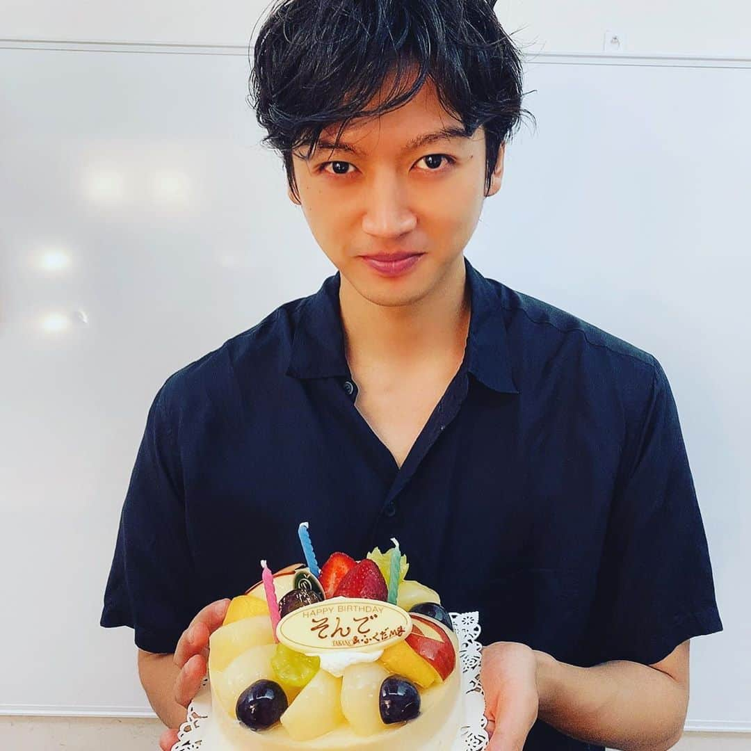 金井成大さんのインスタグラム写真 - (金井成大Instagram)「誕生日は5月7日です #誕生日  #好き　#イベント #紫  #ピンク　#おしゃれ」9月5日 21時07分 - sonde_sonde_sonde