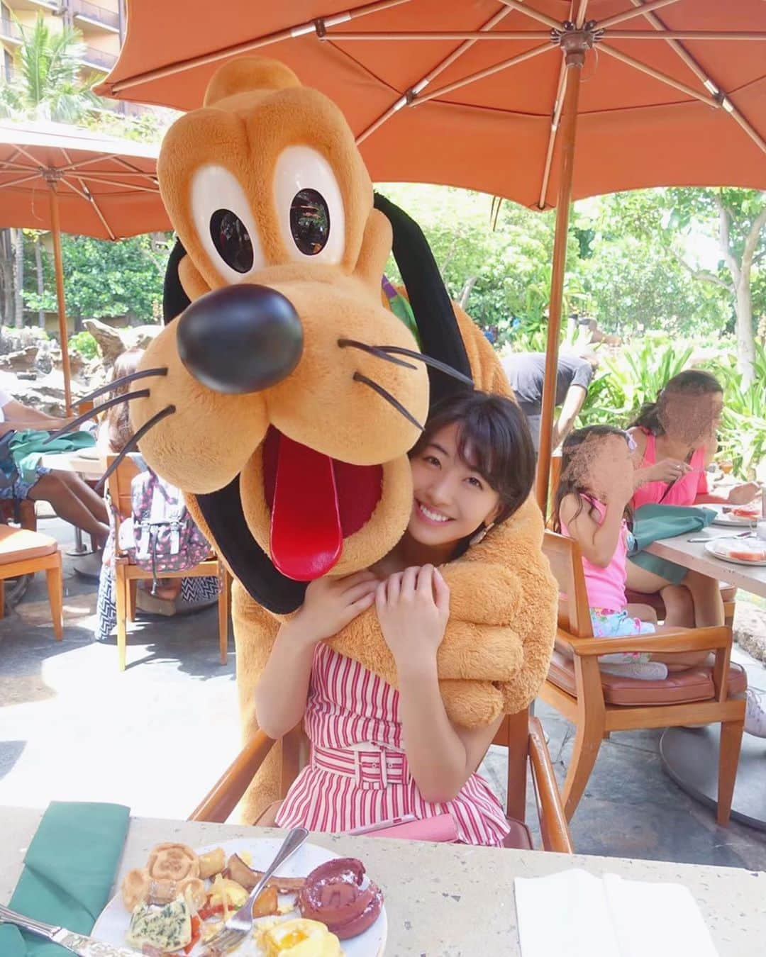 関根ささらさんのインスタグラム写真 - (関根ささらInstagram)「#happybirthday #pluto 🐶💛 . . #アウラニ での懐かしい写真🌴🌈 #makahiki で #キャラクターブレックファースト でした🍽 . . #aulani #aulanidisneyresort #aulanidisney #disney #disneyresort #aulaniresort #happybirthdaypluto #プルート #プルート生誕祭 #ハッピーバースデープルート #アウラニディズニーリゾート #アウラニーディズニー #キャラクターダイニング #キャラダイ」9月5日 21時18分 - sasarasekine