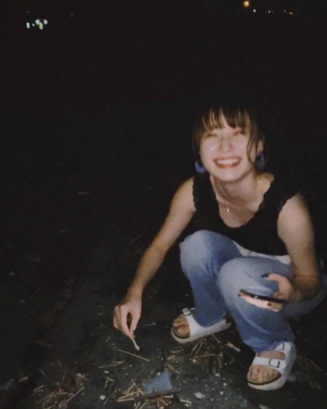 遠藤みゆのインスタグラム：「夏っぽいことできた！！！ . みんなでたくさん写真とか撮って友達が動画作ってくれたの見せたいくらい！！笑 . Twitterにも別の写真あげてるので是非ご覧あれっ🌱 . #夏 #花火 #海 #えもい #言いたいだけ #笑」