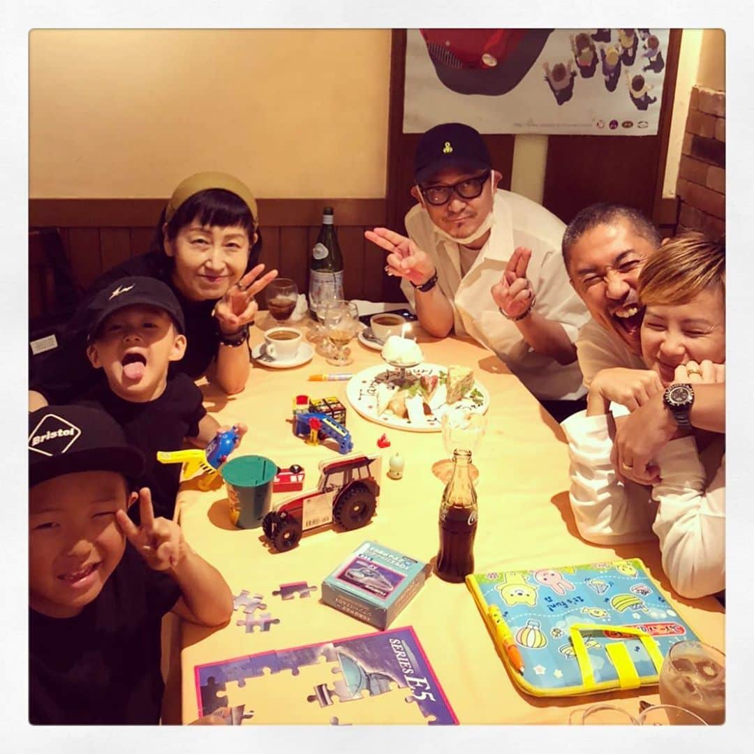 のインスタグラム：「樋口さん、お誕生日おめでとうございます🎂 ゆかりさん、いつも、あおまると遊んでくれてありがとうございます♡」