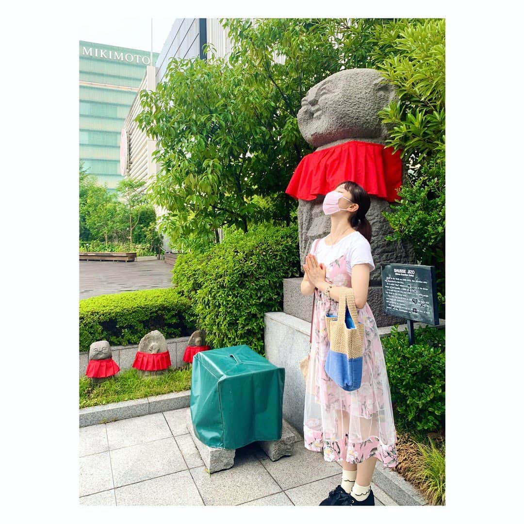 平岡映美さんのインスタグラム写真 - (平岡映美Instagram)「先日、やっと、大好きなこちらの場所へ🌿 ・ いつも元気に過ごさせていただけていること、それも奇跡なのだと。 ・ 皆さま、台風や雨風には、 どうかお気をつけてください。 ・ ・ ・ #平岡映美 #銀座出世地蔵尊  #感謝」9月5日 21時34分 - eimi_hiraoka_official