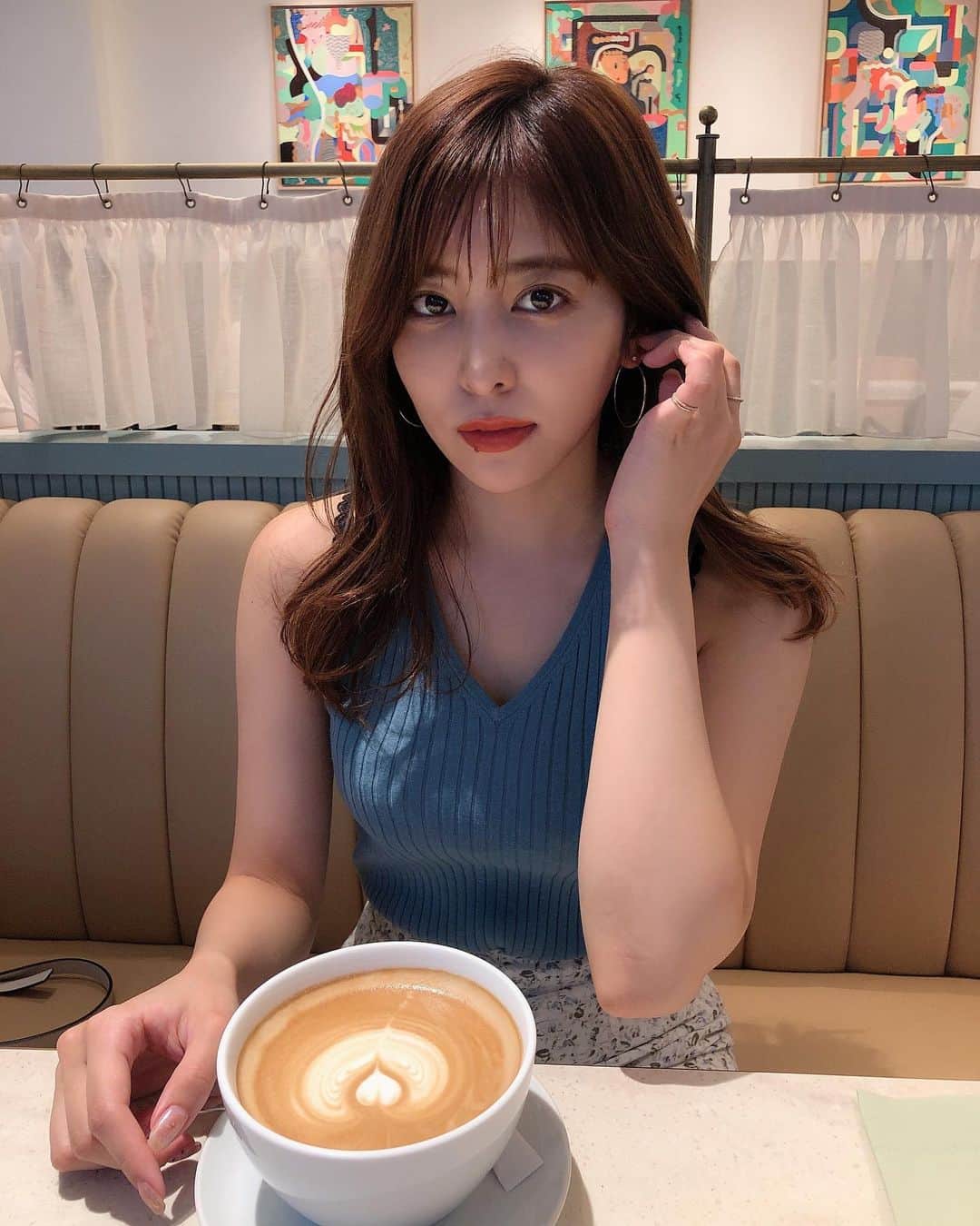 のインスタグラム：「このカフェオレ大きすぎじゃない？笑」