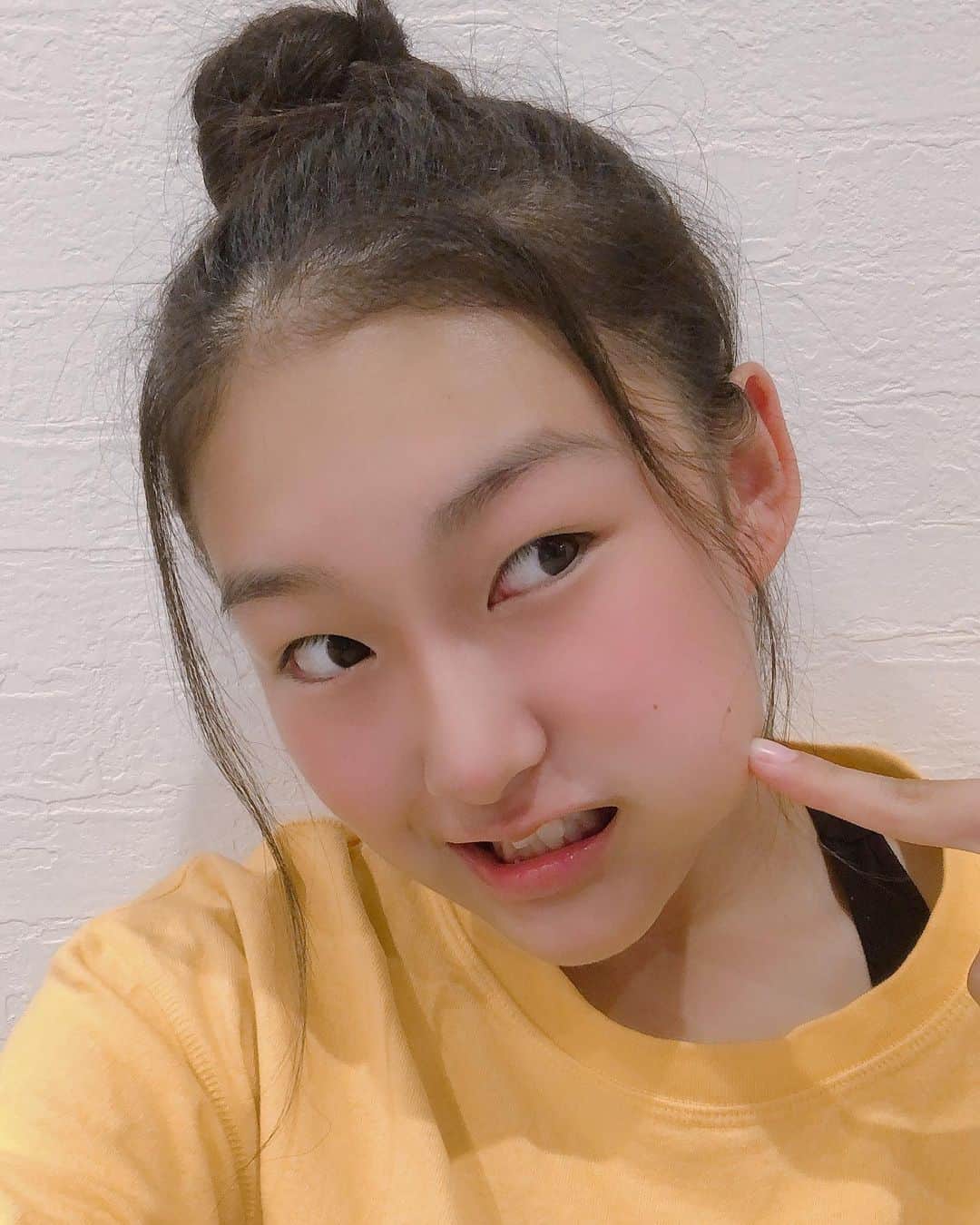 のインスタグラム：「お団子ちゃん😉 #wawawa #wawawaまつり #お団子ヘア」