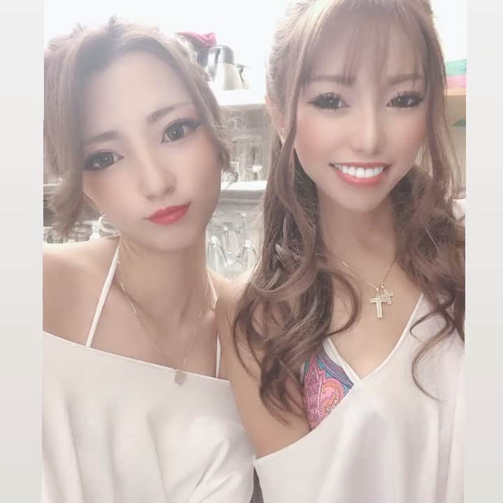 のインスタグラム：「そーいえばるいちゃんとの 載せてなかった！！！ 今日なんか食べ過ぎて🐷  .  #千葉富士見キャバ嬢#千葉富士見町キャバ嬢#千葉富士見キャバクラ#arドレス#ジュエルズドレス#コロナに負けるな#コロナに負けるな日本#オンラインキャバクラ#zoom#ファッション好きな人と繋がりたい#ヘアメイク#お家スタイル#息してる？#followｍe4 #follow4like#followtrain#水着イベント#フェイスシード」