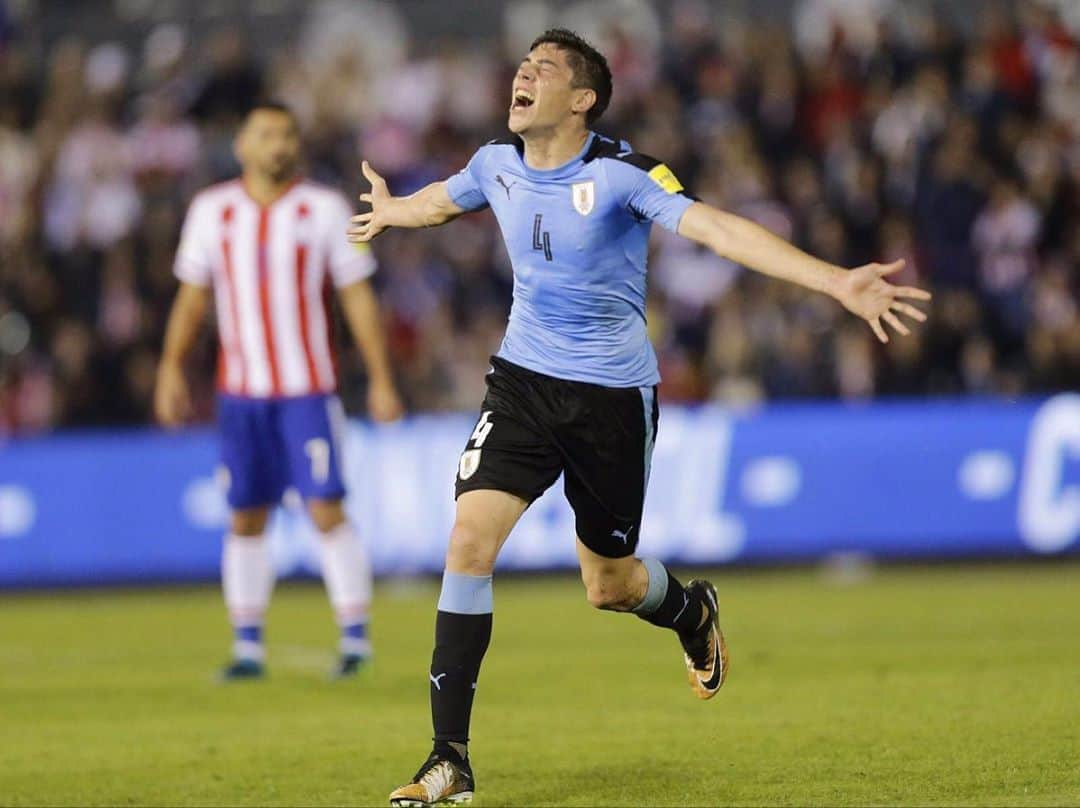 フェデリコ・バルベルデさんのインスタグラム写真 - (フェデリコ・バルベルデInstagram)「Hoy se cumplen tres años de mi debut con la selección 🇺🇾  Un momento inolvidable 💙 #AUF #uruguaynoma」9月5日 22時01分 - fedevalverde