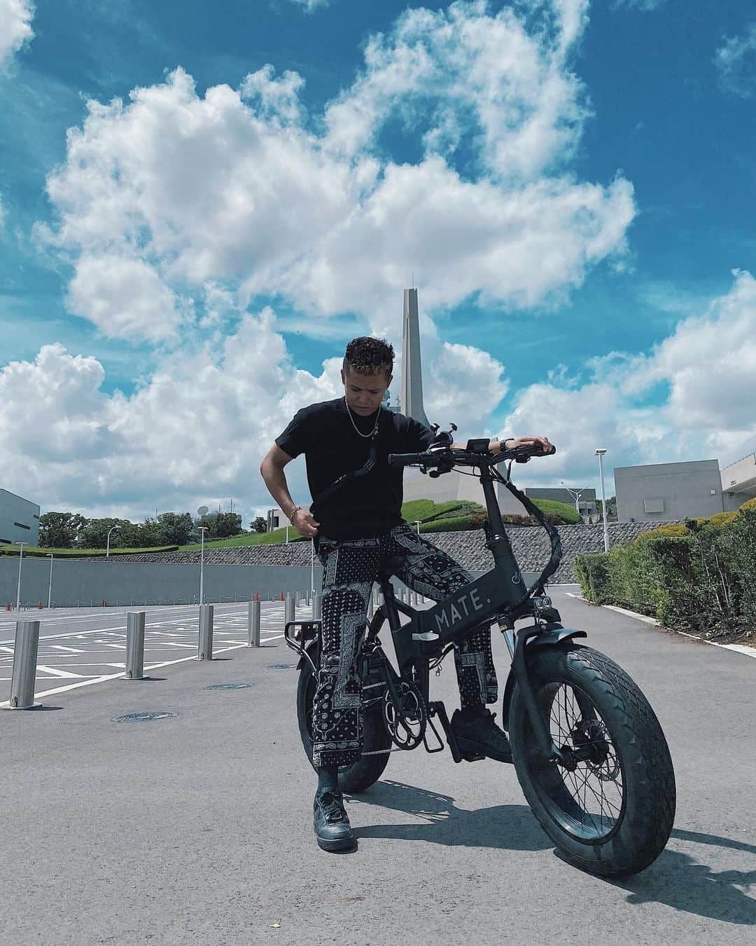 Cody Higaさんのインスタグラム写真 - (Cody HigaInstagram)「SUMMER . #matebike  #mate」9月5日 22時28分 - cody.1222