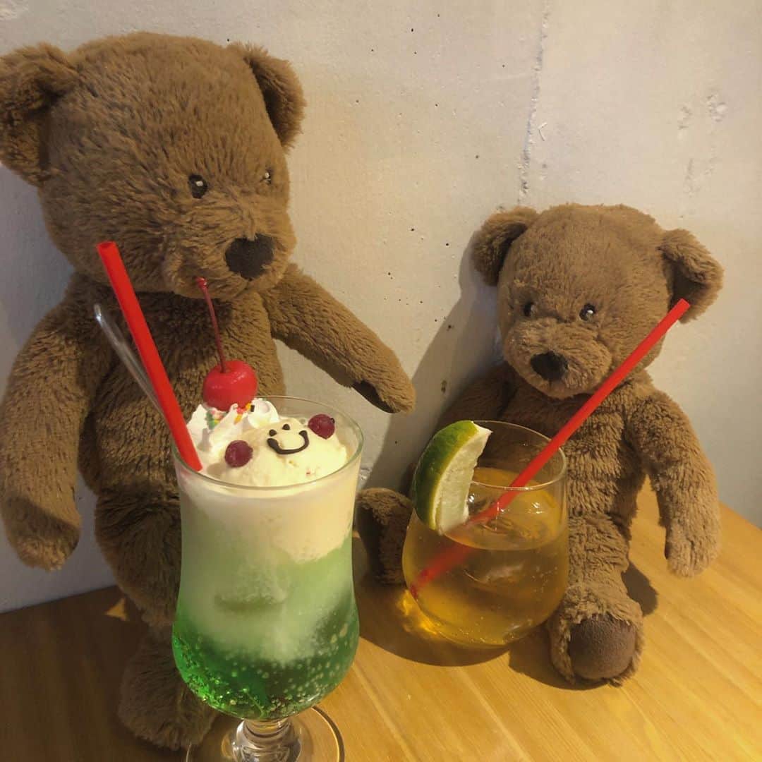 のインスタグラム：「﻿ ﻿ ﻿ 🧸くまのカフェ🧸﻿ ・﻿ ♡﻿ ・﻿ かわいいカフェ☕️ 大好きな子と一緒に☺️﻿✌️ 会えて嬉しかったです🌻 ・﻿ ♡﻿ ・﻿ ♡﻿ ・﻿ #高円寺　﻿ #高円寺カフェ﻿ #高円寺グルメ﻿ #高円寺ランチ﻿ #カフェ﻿ #インスタ映えカフェ﻿ #かわいいカフェ﻿ #カフェ好き﻿ #カフェ巡り﻿ #カフェ好きな人と繋がりたい #食べスタグラム  #カフェスタグラム  #クリームソーダ﻿ #くま﻿ #中西香菜」