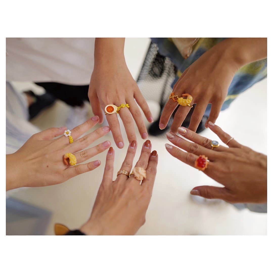 のインスタグラム：「・ おにぎりん具🍙 #ガチャガチャ ・ ・ ハンズとPARCOをハシゴ 大人買い😂 あー面白かった🤣 ・ ・ #おにぎりん具 #おにぎりの中に具のリング #可愛すぎる❤︎ #渋谷 #PARCOの6Fにあるよ #話題のりん具らしいよ」