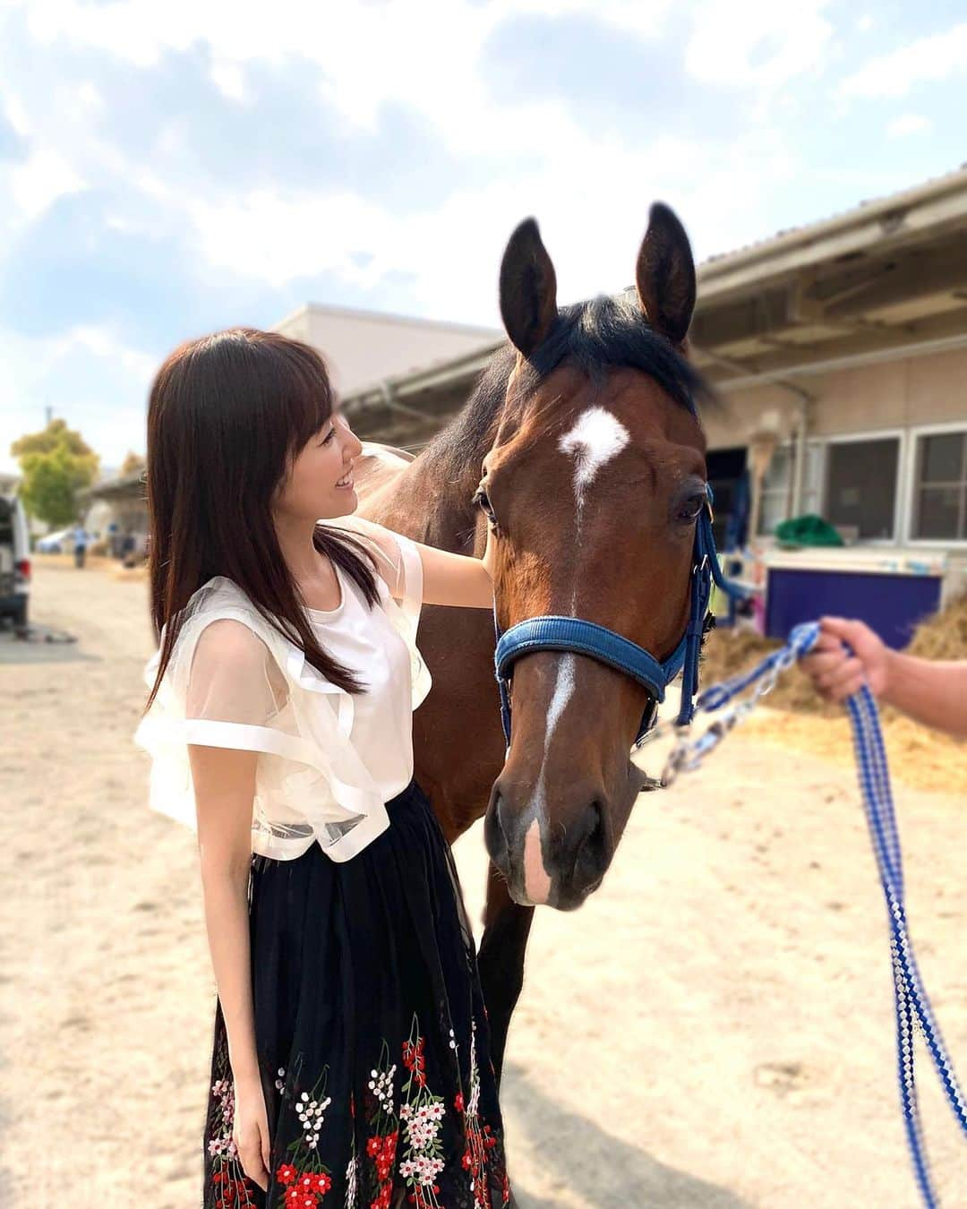 松本あゆ美さんのインスタグラム写真 - (松本あゆ美Instagram)「. 大型で非常に強い台風10号は、南大東島に接近しています。 これから台風情報をストーリーに投稿したい思いますが、 九州の皆様、命を守るための安全確保をお願いします。 . . 明日新潟11R・G3新潟記念 6枠⑪番ワーケア . 3週連続で名前をつけさせてもらったお馬さんが出走します！ 明日はワーケア君🐴✨ . 日本ダービー以来の出走です！ そして初めて古馬相手に走ります！ 先輩たちの胸を借りて良いレースをしてきてね✨ 応援よろしくお願いします！ . . #名付け親 ハワイ神話の空の神様から名前をもらいました🌈 . #ワーケア #手塚厩舎 #jra #g3 #新潟記念 #新潟競馬場 #競馬女子 #競馬好きな人と繋がりたい  #気象予報士 #セントフォース #松本あゆ美」9月5日 22時56分 - ayumi_matsumoto_1124