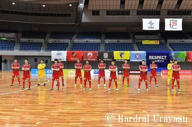 滝田学さんのインスタグラム写真 - (滝田学Instagram)「無観客ですが、Fリーグが開幕しました。 本当に感謝だな。  そして、久々の試合も本当想像通り苦しんで苦しんで、何とか勝利できました。 1-0！！  俺のパンツが小さ過ぎたことにより試合後に携帯が鳴り続けましたが、クレームは一切受け付けていません🤣  きっと次の試合には改善されてるはず🥺🥺🥺 兎に角！ 試合のある週末に本当に感謝です！！  皆さんにとっても良い週末になってることを願います！！」9月5日 23時09分 - takita_manabu