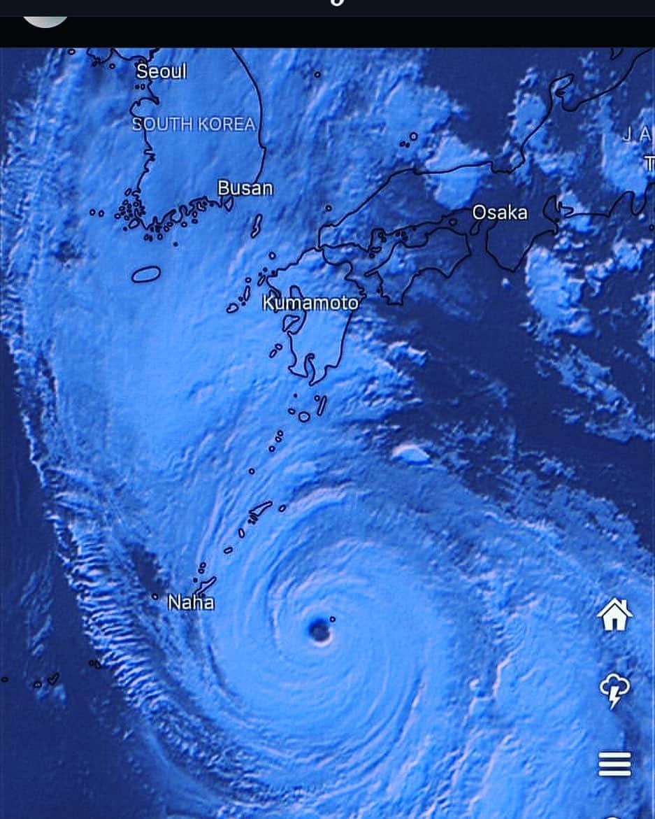 一井悠理さんのインスタグラム写真 - (一井悠理Instagram)「これが今九州に来てる台風だそうです(｡º̩̩́⌓º̩̩̀).゜  泣いてます。 泣いていいですか(꒦ິ⌑꒦ີ)  怖いよね。 #台風10号  #怖すぎる  #自然災害」9月5日 23時21分 - yuripoyo.1212