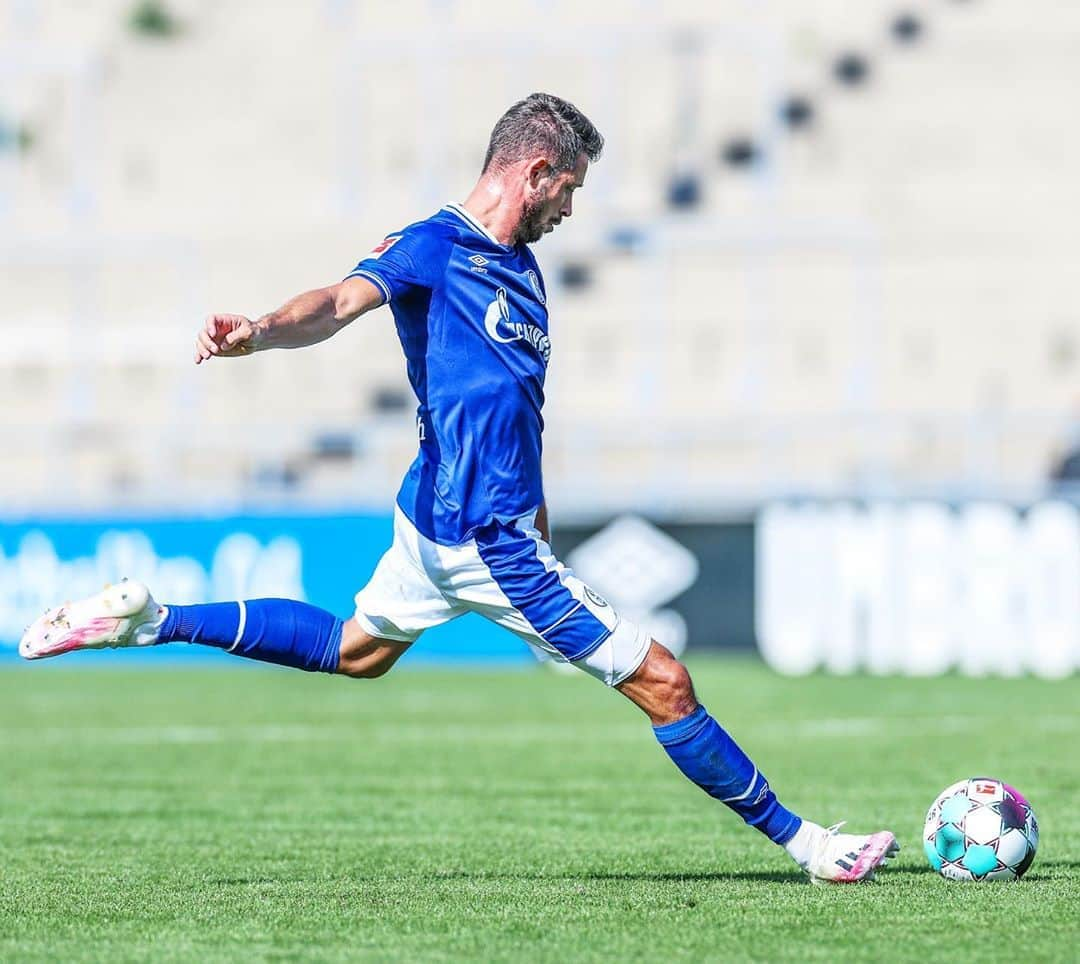 シャルケ04さんのインスタグラム写真 - (シャルケ04Instagram)「⚽️💥 @markuth 💥⚽️ . . #S04 #Schalke #Knappen #Königsblau #Goal #Uth #S04BOC」9月5日 23時27分 - s04