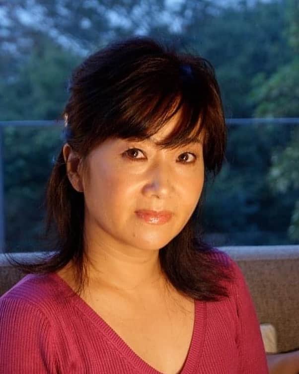 のインスタグラム：「Facebookで えらい反響があったので シェア。  10年前の今日です。  婚活やってました🤣  今から見ると 前世だねw  #旺季志ずか #いつからだって変われる」