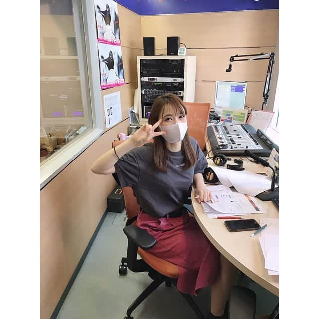 三島ゆかりさんのインスタグラム写真 - (三島ゆかりInstagram)「昨日もウメダFM Be Happy! 789『Be Travel!』聴いてくださった皆様ありがとうございました💖📻 9月4日は私のお姉ちゃんの誕生日🎂なのでオープニングナンバーはお姉ちゃんが好きなアーティストにしました😍🎵 #chemistry ＋#synergy 『Keep Your Love』 #chageandaska 『YAH YAH YAH』 おすすめ世界遺産は、姉ちゃんがイタリアンが好きだからイタリアにしようと思い、今回はローマをご紹介しました🇮🇹7年前のクリスマスにイタリアを周遊した時、ローマにも行ったのでその時のお話をしたよ✈️ オールイタリアロケで撮影が行われた映画「アマルフィ女神の報酬」の主題歌🎞 #sarahbrightman 『Time to say goodbye』 ナポリ民謡の有名なオー・ソレ・ミーヨのカバー⬇️ #elvispresley 『it's now or never』 今週のメッセージテーマは『家族』私はうちのおばあちゃんの話や親を大切にしているお母さんの話をしました🏠 リスナーさんからのメッセージもご紹介💌 DJゆかりんごセレクトは家族をテーマに歌われた曲3選🎶 #宇多田ヒカル『花束を君に』 #星野源 『Family Song』 #homemade家族 『サンキュー！』 トラフィックリポート、ハービスプラザ、プラザエントの情報もお届け👍 エンディング曲は、9月4日はビヨンセの誕生日でもありました😆🎉🎈 #beyonce feat. #jayz 『Craz In Love』 また来週、生放送にて13：30〜16：00お届けします✌️ 聴ける方は是非聴いてくださいね〜❤️❤️ https://www.be-happy789.com  #radio #dj #osaka #umeda #ウメダfmbehappy789 #オープンスタジオ #生放送 #三島ゆかり #ゆかりんご #ラジオ #世界遺産 #イタリア #ローマ #ローマの休日 #映画 #旅行 #music #follow」9月5日 23時41分 - apple340