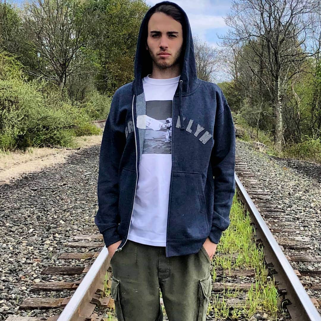 ブルックリンインダストリーズのインスタグラム：「Moon Man Graphic and the Captain Zip Up taking us into the long weekend.  Code BROOKLYN20 at checkout saves 20% site wide this weekend only.  #brooklynindustries #liveworkcreate #mensfashion」