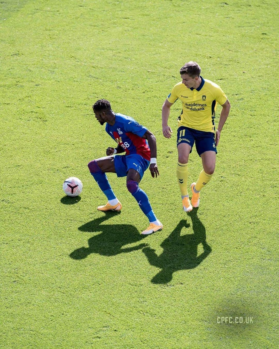 クリスタル・パレスFCさんのインスタグラム写真 - (クリスタル・パレスFCInstagram)「⚡️ Wilf’s on target yet again as Palace lead 1-0 at the break!  #CPFC #PremierLeague #PL」9月5日 23時51分 - cpfc