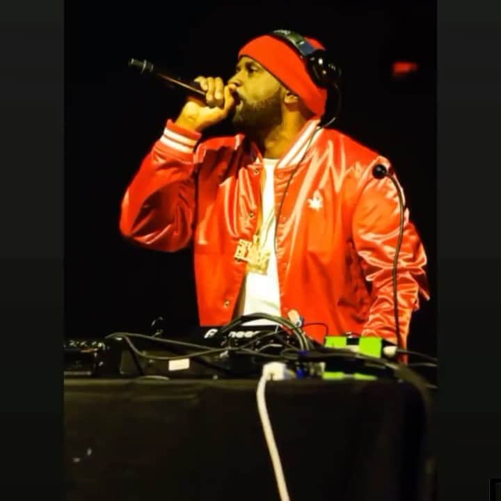 ファンクマスター・フレックスのインスタグラム：「FUNKFLEX GOES LIVE ON INSTAGRAM ONCE A WEEK STARTING HALLOWEEN WEEKEND! PLAYING EXCLUSIVES, NEW JOINTS AND PARTY JOINTS! @technicsturntables only! ) No Cdjs!! Vid via: @fugallo_stills WHAT ELSE WOULD YOU LIKE TO HEAR??????  POWERED BY  @dodgeofficial  @corona (Hard Seltzer) @bransoncognac  @ciroc  @40dayreset」