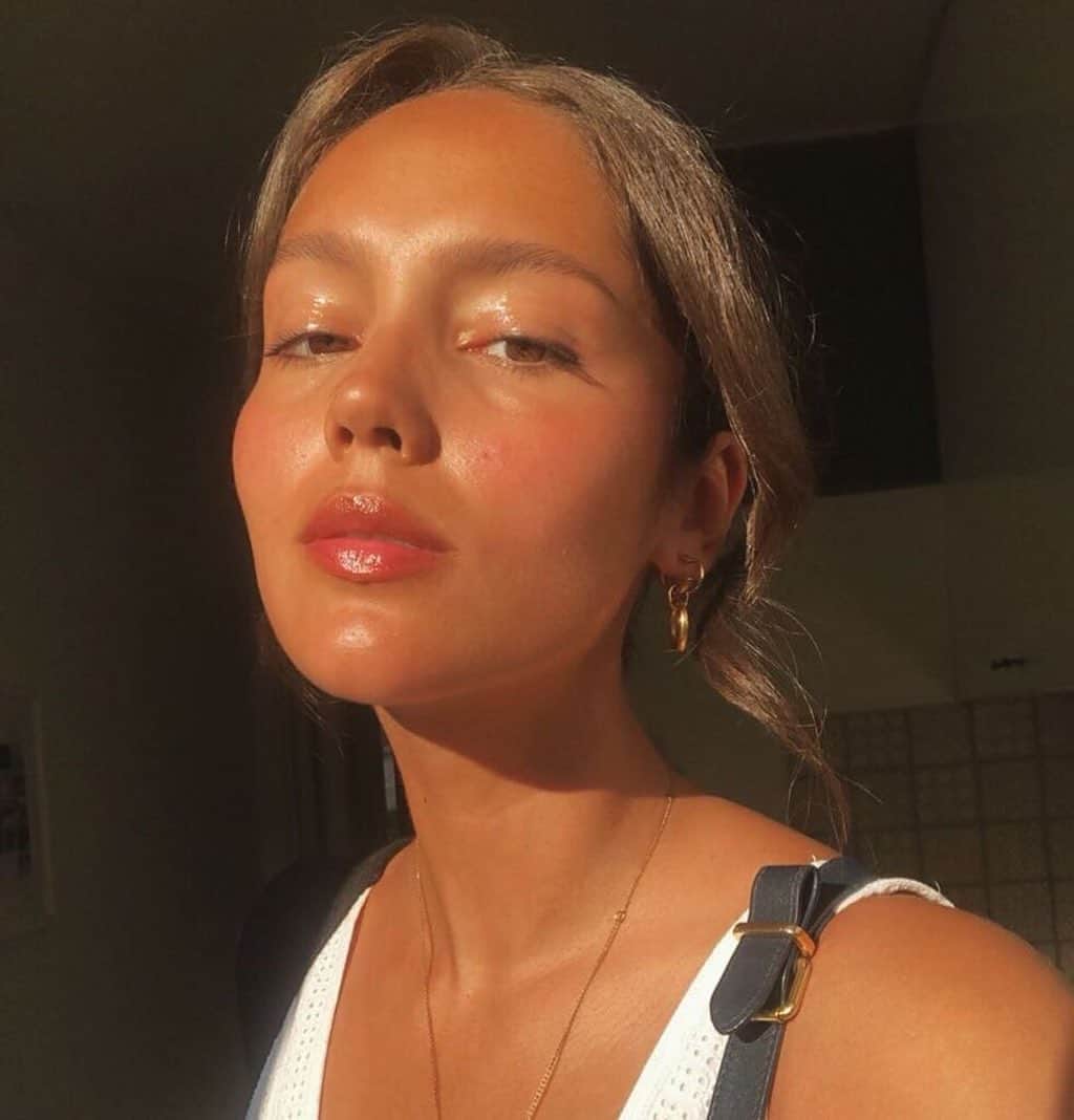 Glossierさんのインスタグラム写真 - (GlossierInstagram)「Morning ☀️ @saravisgaard wears Boy Brow and Brow Flick in Brown and Stretch Concealer in G8」9月6日 0時00分 - glossier