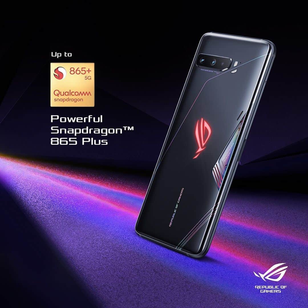 YingTzeさんのインスタグラム写真 - (YingTzeInstagram)「Best Gaming Phone is in my hand ! 🔥🔥🔥🔥 _ ROG Phone 3 series is now officially available in Malaysia! The gaming mobile device that offer you the ultimate #GameChanger experience.     Rank up in ranked matches with the best features: Snapdragon 865+, 144hz, 6000mAh, AeroActive Cooler 3, AirTrigger 3, Enchanced X Mode  #ROGPhone3MY #PowerOverwhelming #ROGMYKOL」9月6日 0時00分 - yingtze