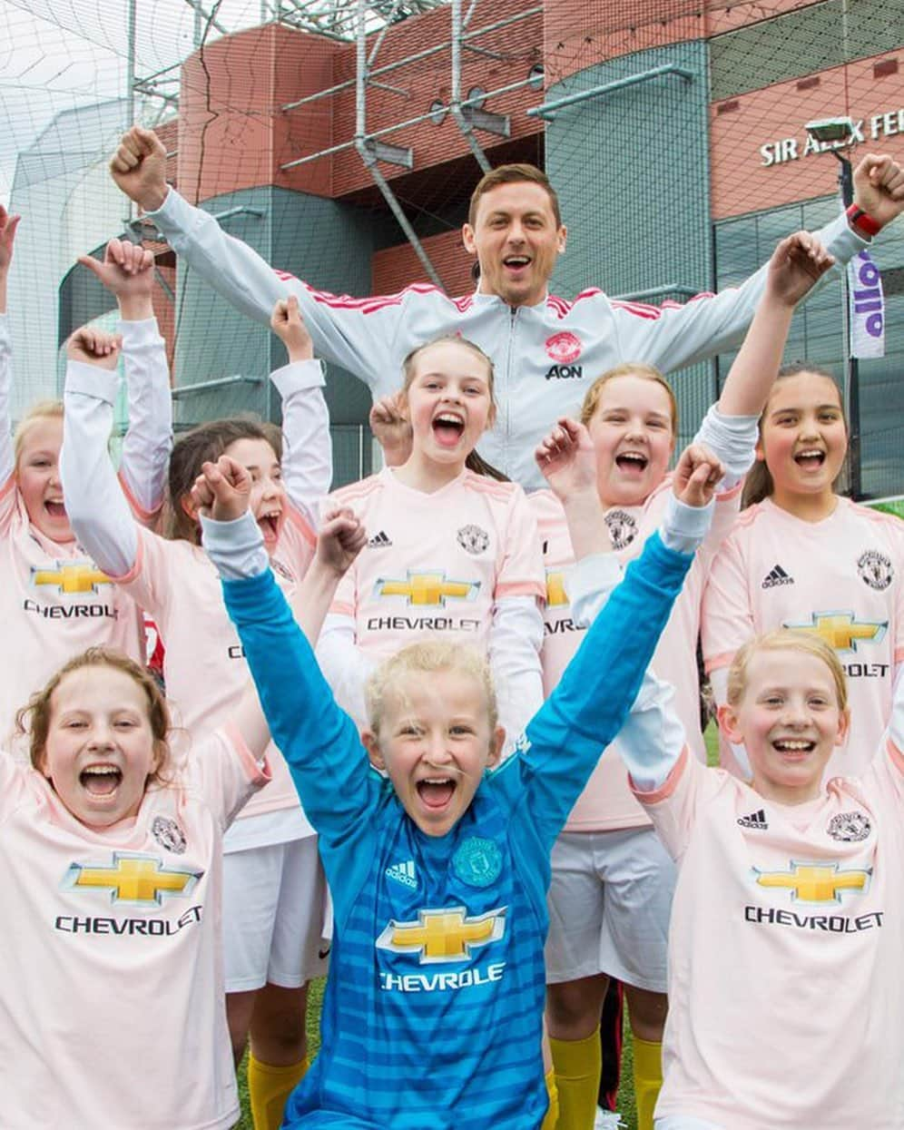 マンチェスター・ユナイテッドさんのインスタグラム写真 - (マンチェスター・ユナイテッドInstagram)「@ManchesterUnitedFoundation appreciation post ❤️👏 Give them a follow to learn more about their fantastic work on #InternationalCharityDay! 📲 #MUFC」9月6日 0時01分 - manchesterunited