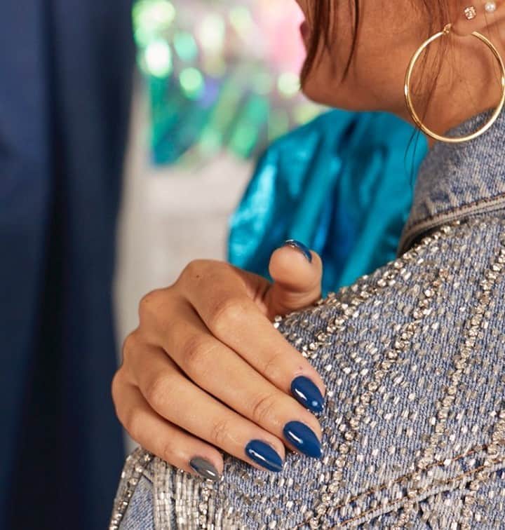 OPIさんのインスタグラム写真 - (OPIInstagram)「This Milan inspired shade of teal is the perfect complement to your retro-chic ensemble. Shade: #DramaAtLaScala  #ColorIsTheAnswer #OPIMuseOfMilan #TealNails #TealMani #BlueNails #BlueMani #Fall2020Fashion #NailTrends #BoldNails #OPIObsessed #FallMani #FallNailTrends」9月6日 0時31分 - opi