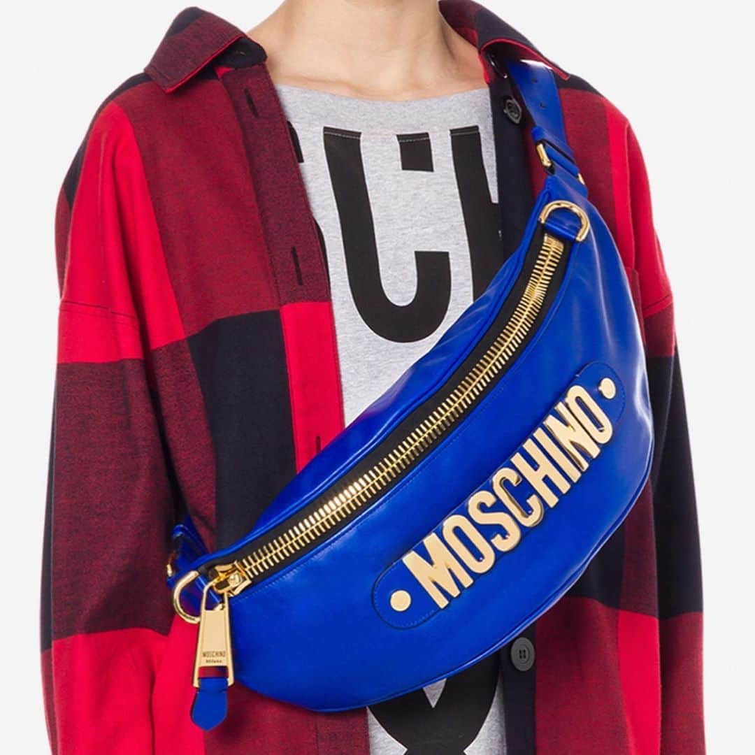 Moschinoさんのインスタグラム写真 - (MoschinoInstagram)「Moschino macro waist bag on moschino.com and Moschino Shops #moschino @itsjeremyscott」9月6日 0時24分 - moschino